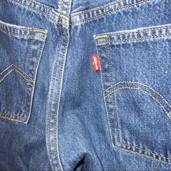 Vintage Women’s Distressed Levi’s 501 jeans - Picture 9 of 16